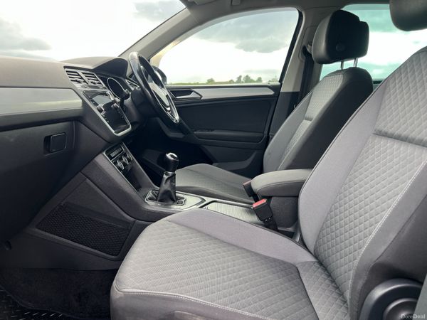 2017 (172) Volkswagen Tiguan SE 2.0 TDI BMT 390557967
