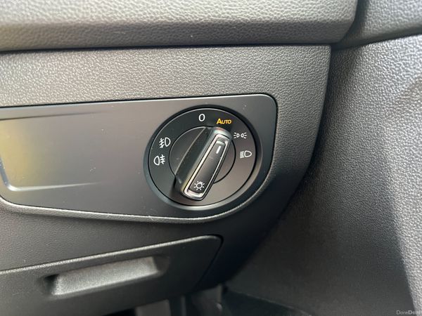2017 (172) Volkswagen Tiguan SE 2.0 TDI BMT 390557973