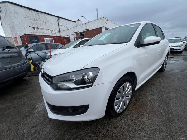 Volkswagen Polo Hatchback, Petrol, 2013, White