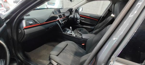 BMW 3-Series 2018 - 330e Sport 390539111