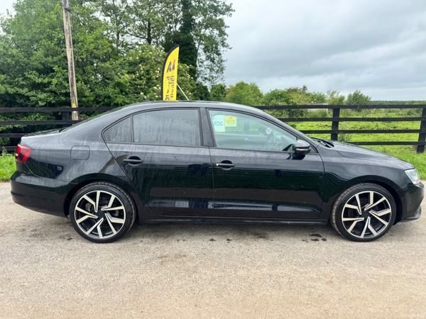 162 Volkswagen Jetta 1.6tdi BMT**BARGAIN 390539571