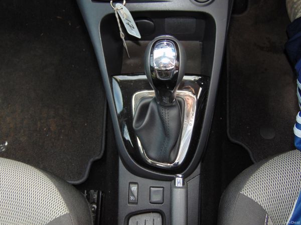 Renault Captur 2015 ,  LIFE 1.5 DCI 90 4DR AUTO 390644521