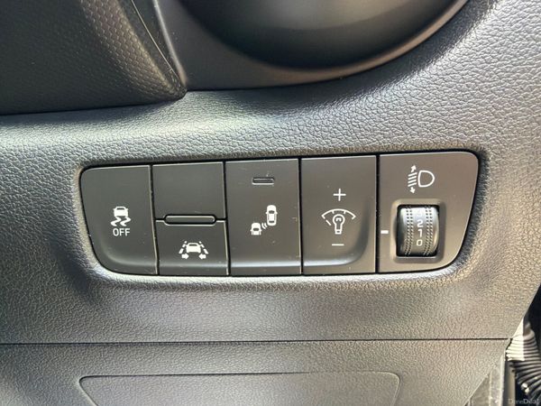 Hyundai KONA 2018 premium  Auto 4WD 390656541