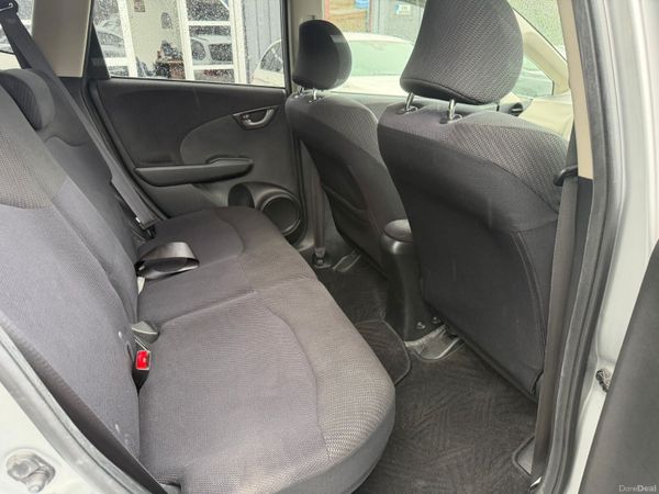 11 Honda Fit  HYBRID 390662343