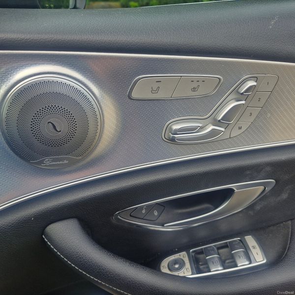 Mercedes-Benz E-Class 2019 390626445