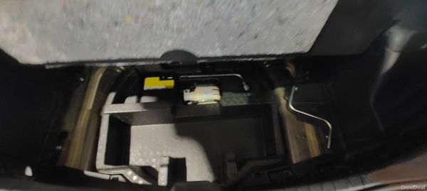 142 Toyota Yaris/ Vitz 1.3 Petrol Automatic 390633497