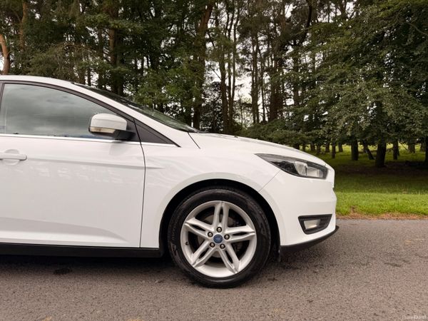 Ford Focus 2016 Diesel Hatchback 390633559