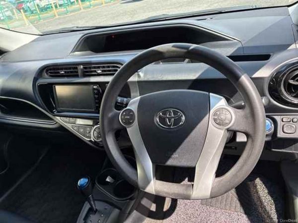 Toyota Aqua Hybrid Automatic 390638335