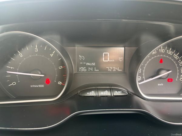 Peugeot 2008 2017 390784035