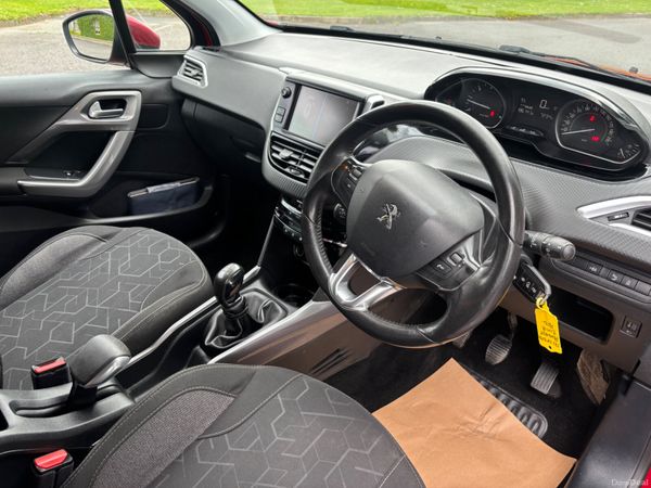 Peugeot 2008 2017 390784039