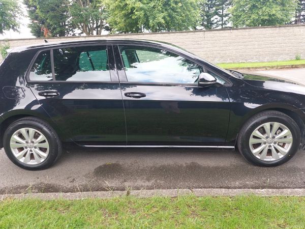 2016 - VW  GOLF- Automatic -Like New 390714677