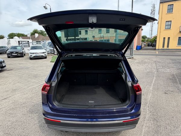 181 Volkswagen Tiguan 2.0TDI MANUAL - HIGHLINE - 390840857
