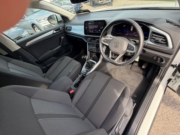 222 Volkswagen T-Roc 1.0 LIFE - LOW KM - 390847709