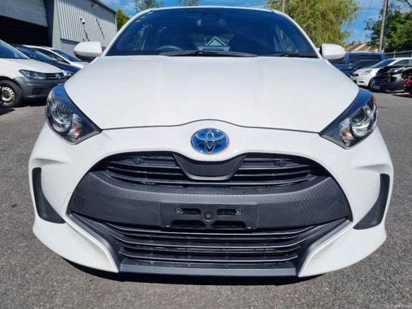 Toyota Yaris Hybrid  2020 390870349