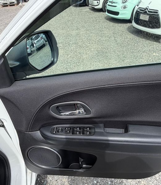 Honda Vezel 2017 – 1.5 Petrol Hybrid Automatic 390819983