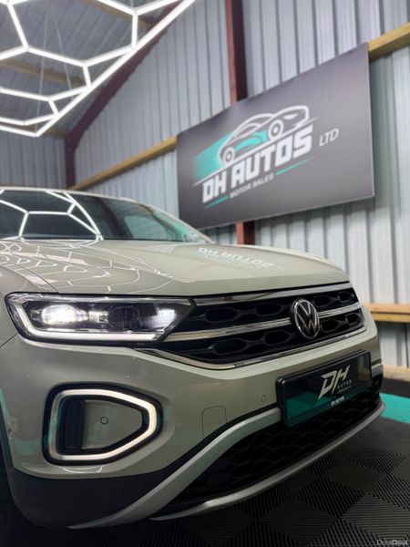 2023(232) Volkswagen T-Roc 1.5 Petrol - Automatic 390824707