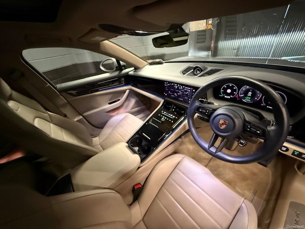 242 Porsche Panamera 4 E-Hybrid 390910905