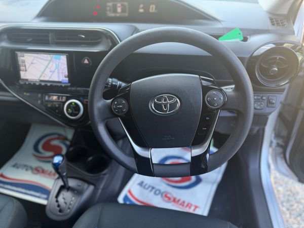 Toyota aqua 2017 390919023