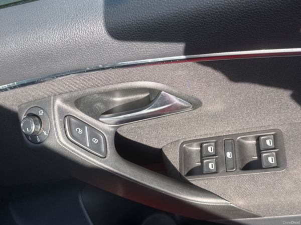 2015 Volkswagen Polo 1.2 TSI Automatic,19K KM 390926583