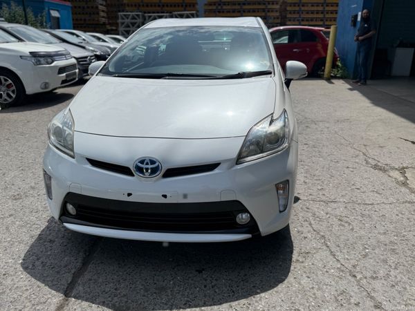2014 Toyota Prius Hybrid Automatic 391054575