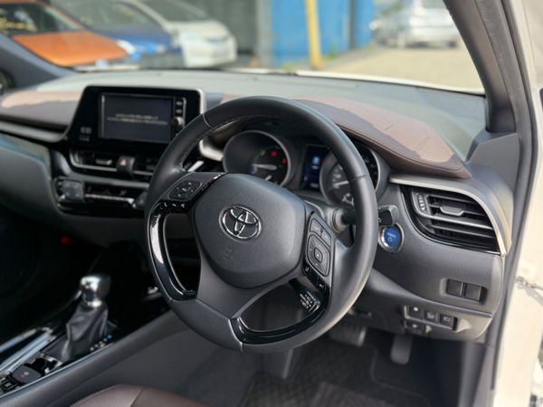 2018 TOYOTA CHR Hybrid Automatic 391055173