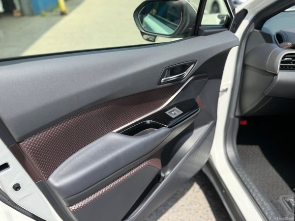 2018 Toyota CHR Hybrid Automatic 391059871