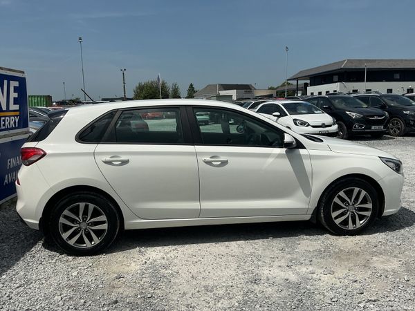 2018 HYUNDAI i30 1.4 PETROL LOW KMS SPOTLESS 391089609