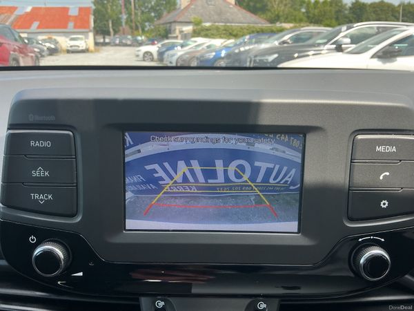 2018 HYUNDAI i30 1.4 PETROL LOW KMS SPOTLESS 391089617