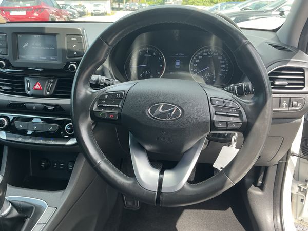 2018 HYUNDAI i30 1.4 PETROL LOW KMS SPOTLESS 391089619