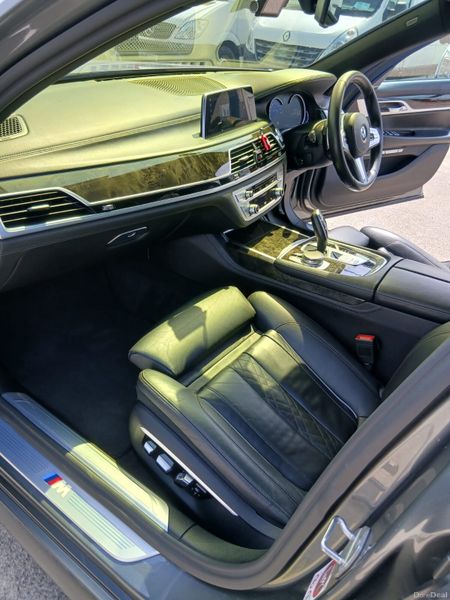 BMW 7-Series 2016 391007483
