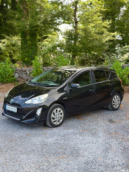 Toyota Aqua | 2015 | 64,000 KM | Auto | Hybrid 391018801