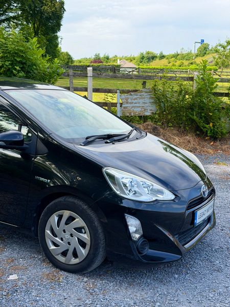 Toyota Aqua | 2015 | 64,000 KM | Auto | Hybrid 391018809