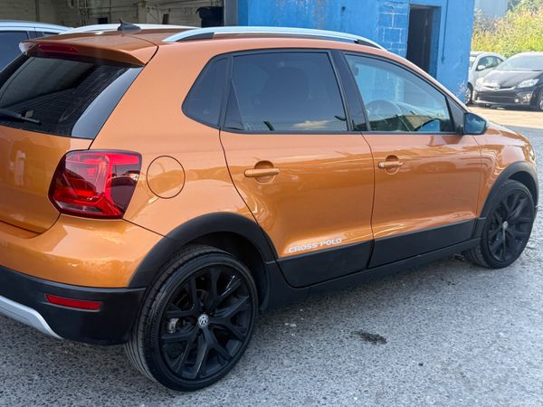 2015 Volkswagen Polo Cross Automatic 391181721