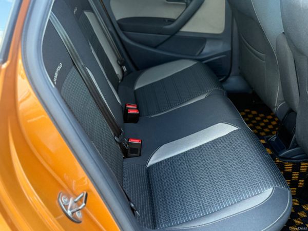 2015 Volkswagen Polo Cross Automatic 391181727