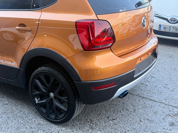 2015 Volkswagen Polo Cross Automatic 391181731