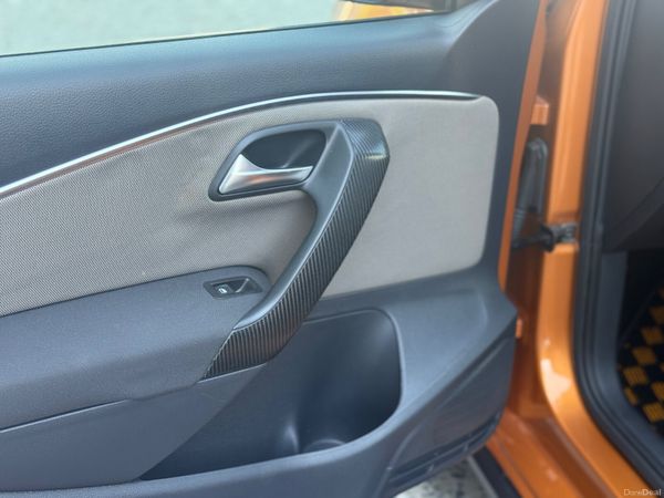 2015 Volkswagen Polo Cross Automatic 391181733