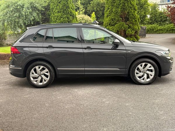 Now Reserved! Stunning 231 Volkswagen Tiguan DSG! 391184561