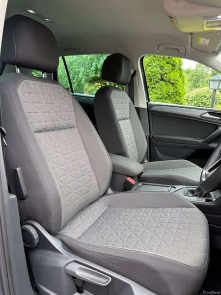 Now Reserved! Stunning 231 Volkswagen Tiguan DSG! 391184563