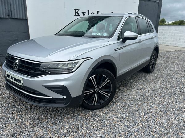 Volkswagen Tiguan 2021 391242159