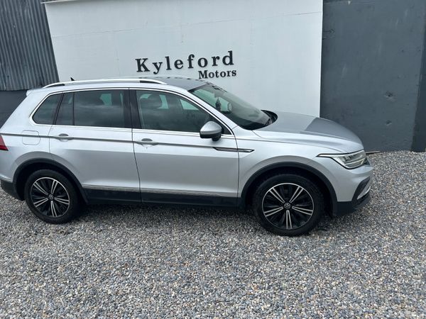 Volkswagen Tiguan 2021 391242163