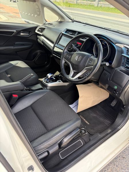 2015 Honda Fit 1.5 Hybrid Auto 391217831