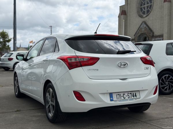 Hyundai i30 DELUXE 391379465