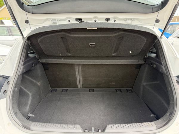 Hyundai i30 DELUXE 391379467