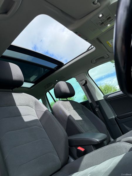 2019 Volkswagen Tiguan R-Line Panoramic Sunroof 391391839