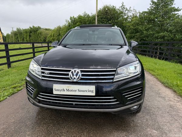 Deposit taken****2018 Volkswagen Touareg R-Line 391393249