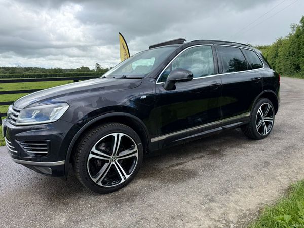 Deposit taken****2018 Volkswagen Touareg R-Line 391393275