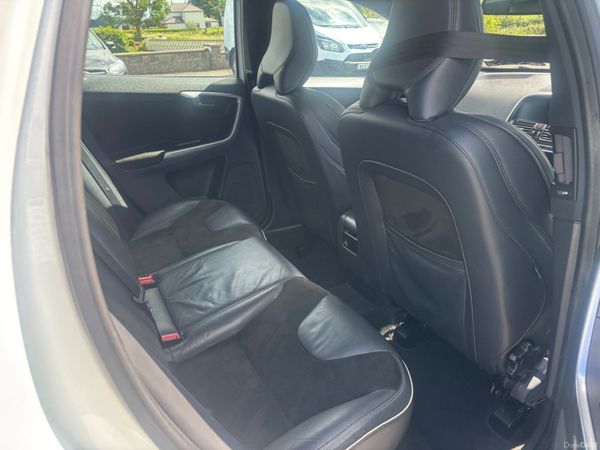 2015 Volvo XC60 2.0L Diesel R DESIGN 391467531