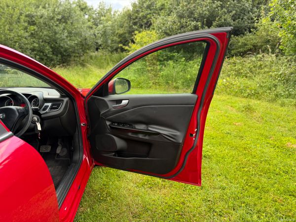 Alfa Romeo Giulietta 2014 1.4L Petrol Automatic 391473053