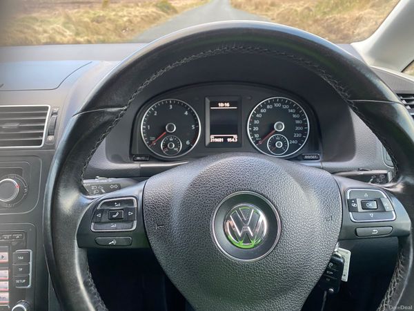 Volkswagen Touran 2015 7 seater 391485759