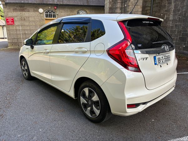 Honda Fit 2018  Automatic Hybrid 391437185